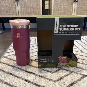 STANLEY THE ICEFLOW™ FLIP STRAW 2.0 TUMBLER RASPBERRY 30 OZ